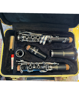 Selmer CL301 Bb Student Clarinet