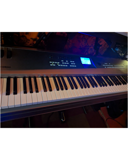 Yamaha MM8 88 weighted key synth