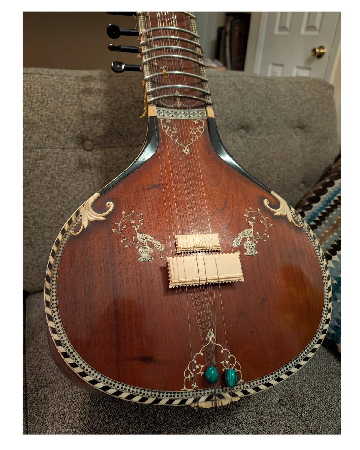 One of a kind museum grade sitar by Rikhi Ram | Resyn