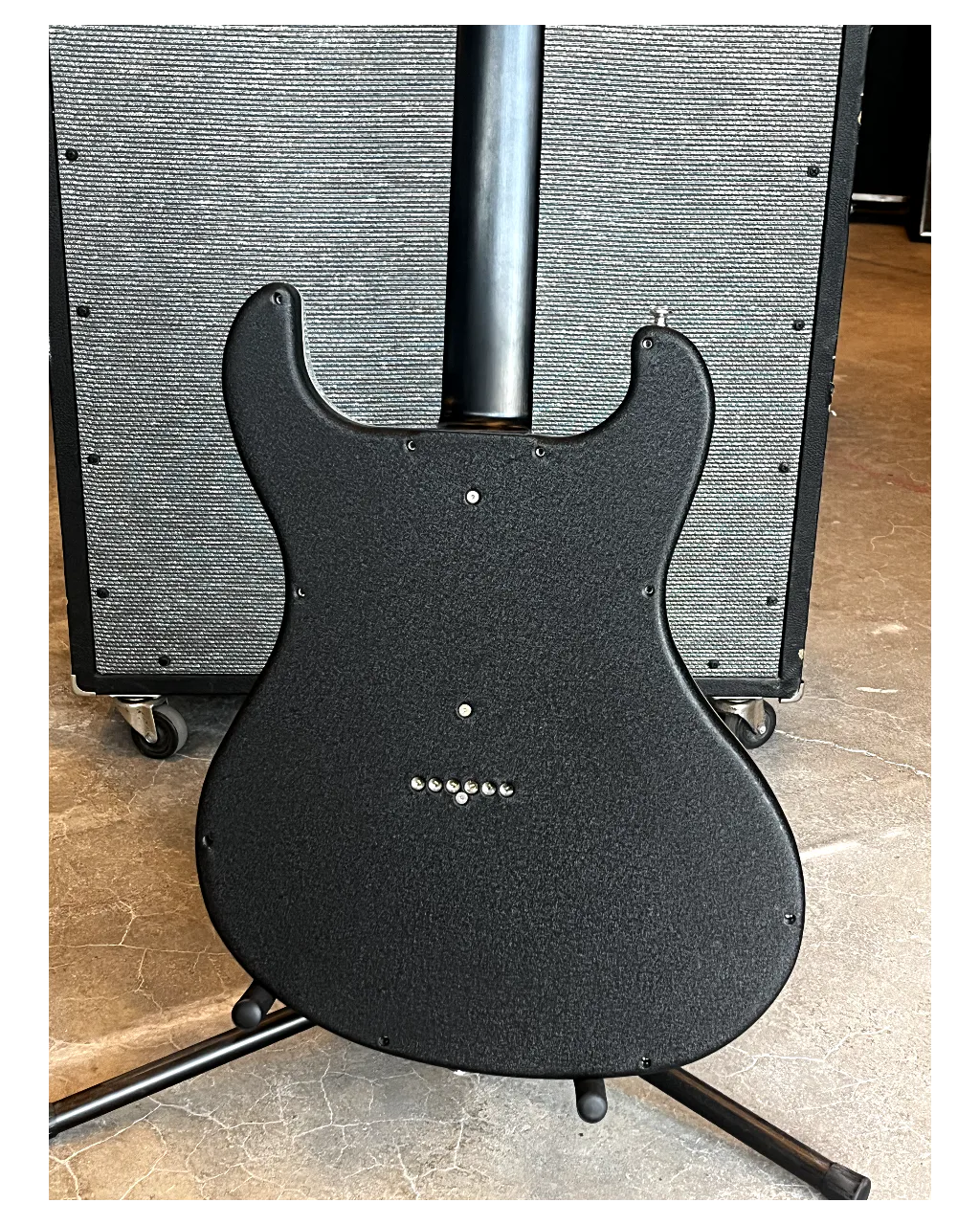 listings/125/images/1752184885001-Electrical-Guitar-Company-Series-2-5.png