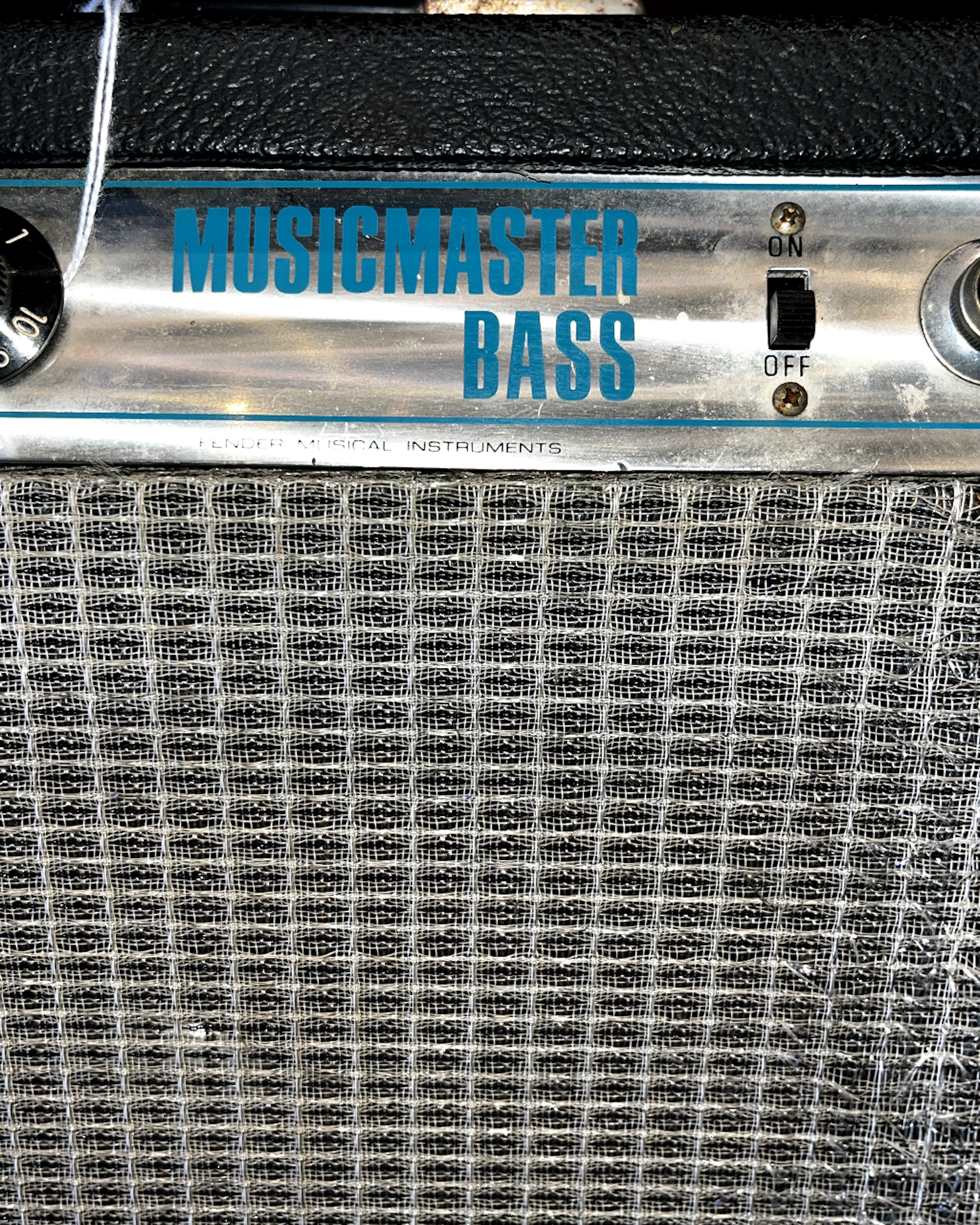 listings/148/images/1752080866093-1979-Fender-Music-Master-Bass-Amp-02.png