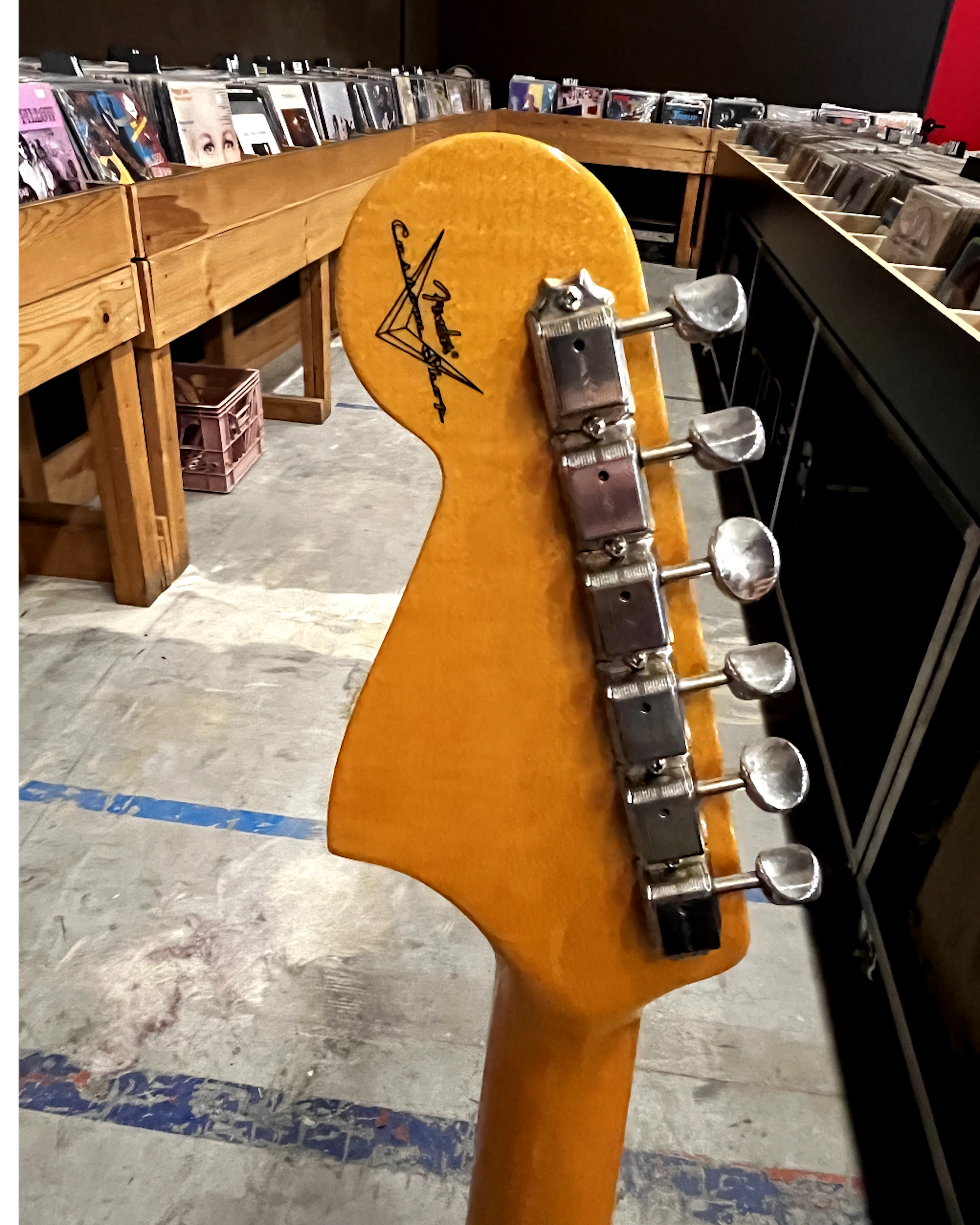 listings/169/images/1752170712116-2012-Fender-Bass-VI-Custom-Shop-0004.png