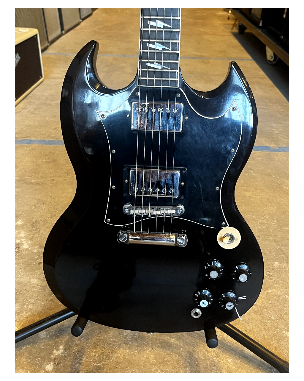 listings/171/images/1752184219948-2009-Gibson-Custom-Shop-SG-V.O.S.-Angus-Young-3.png