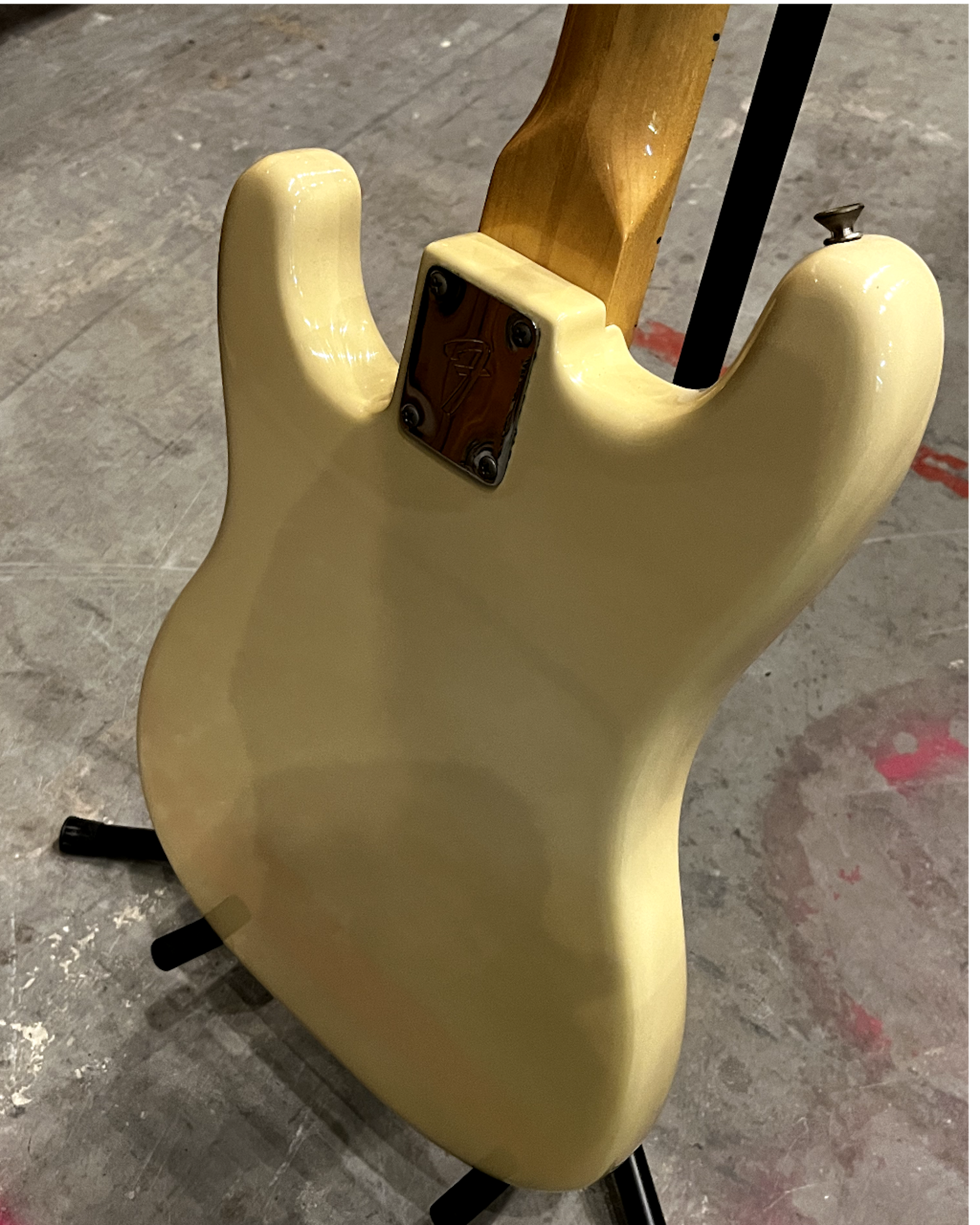 listings/214/images/1752272552433-1981-Fender-Bullet-Bass-Deluxe-003.png
