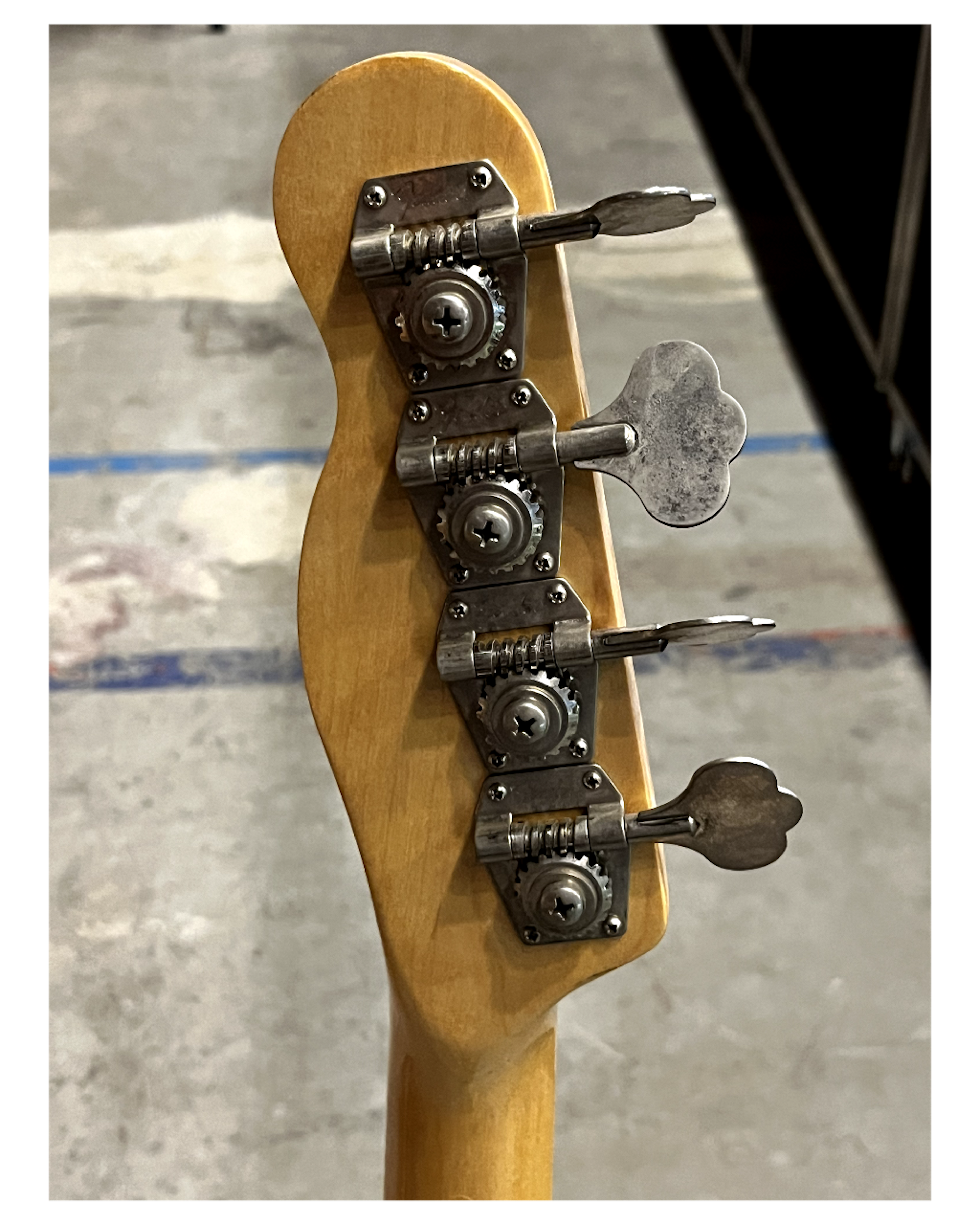 listings/214/images/1752272552433-1981-Fender-Bullet-Bass-Deluxe005.png