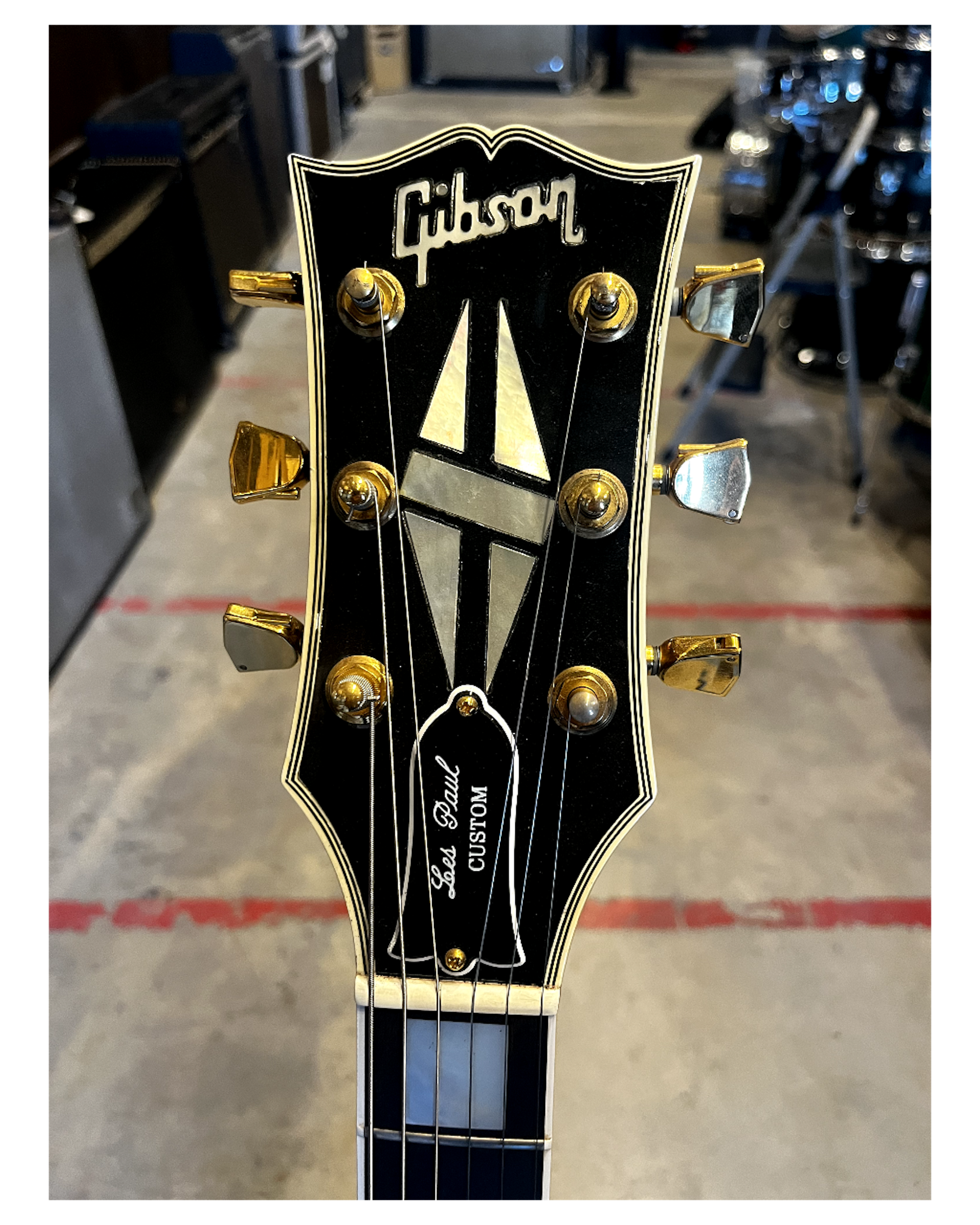 listings/233/images/1752542012851-1984-Gibson-Les-Paul-Cst-w0HSC-3.png