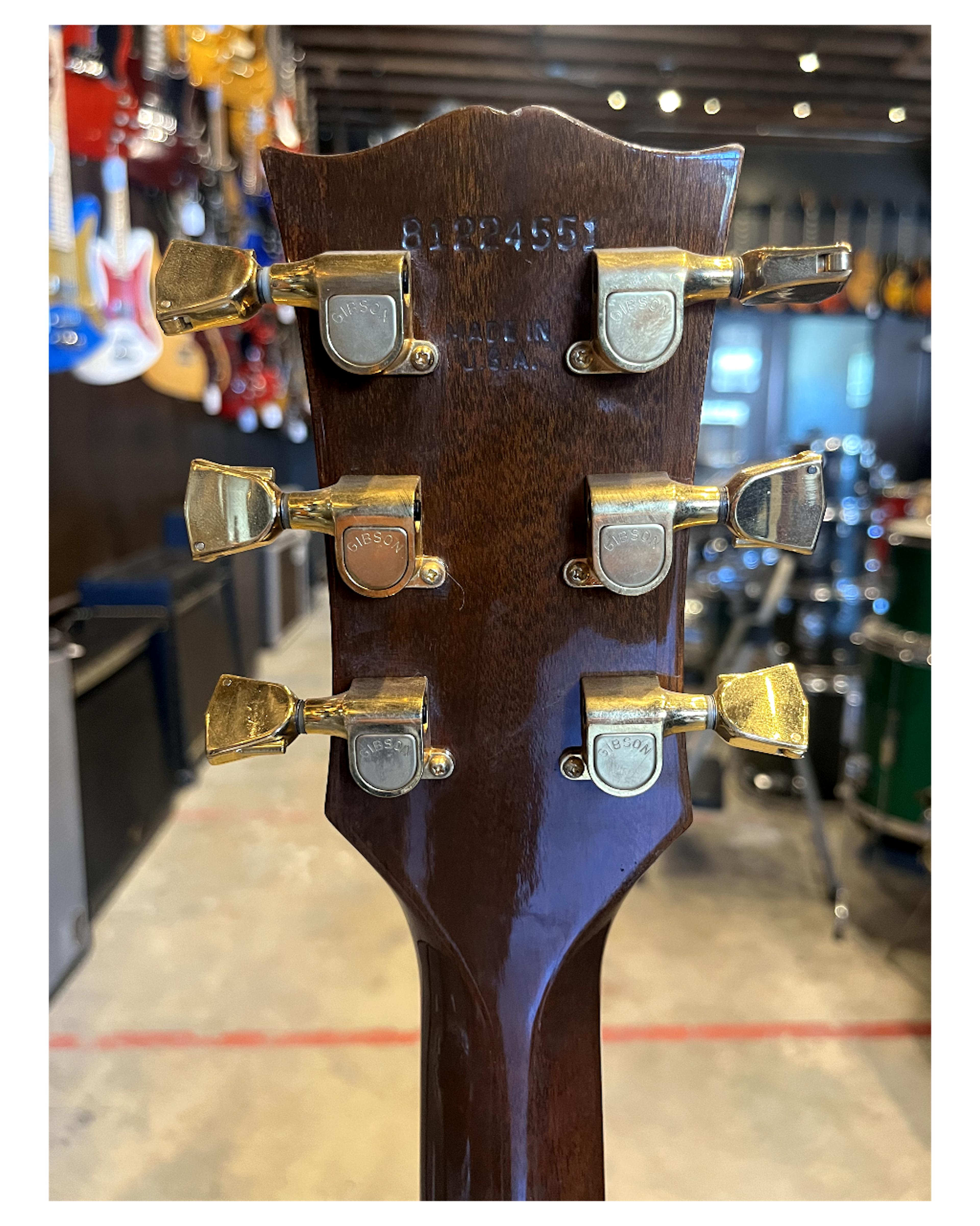 listings/233/images/1752542012851-1984-Gibson-Les-Paul-Cst-w0HSC-4.png