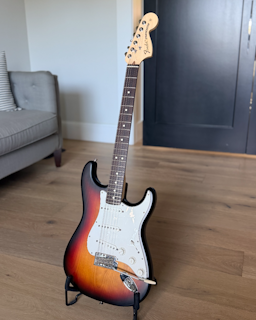 2007 Fender Highway One Stratocaster with Rosewood Fretboard 3-Color Sunburst