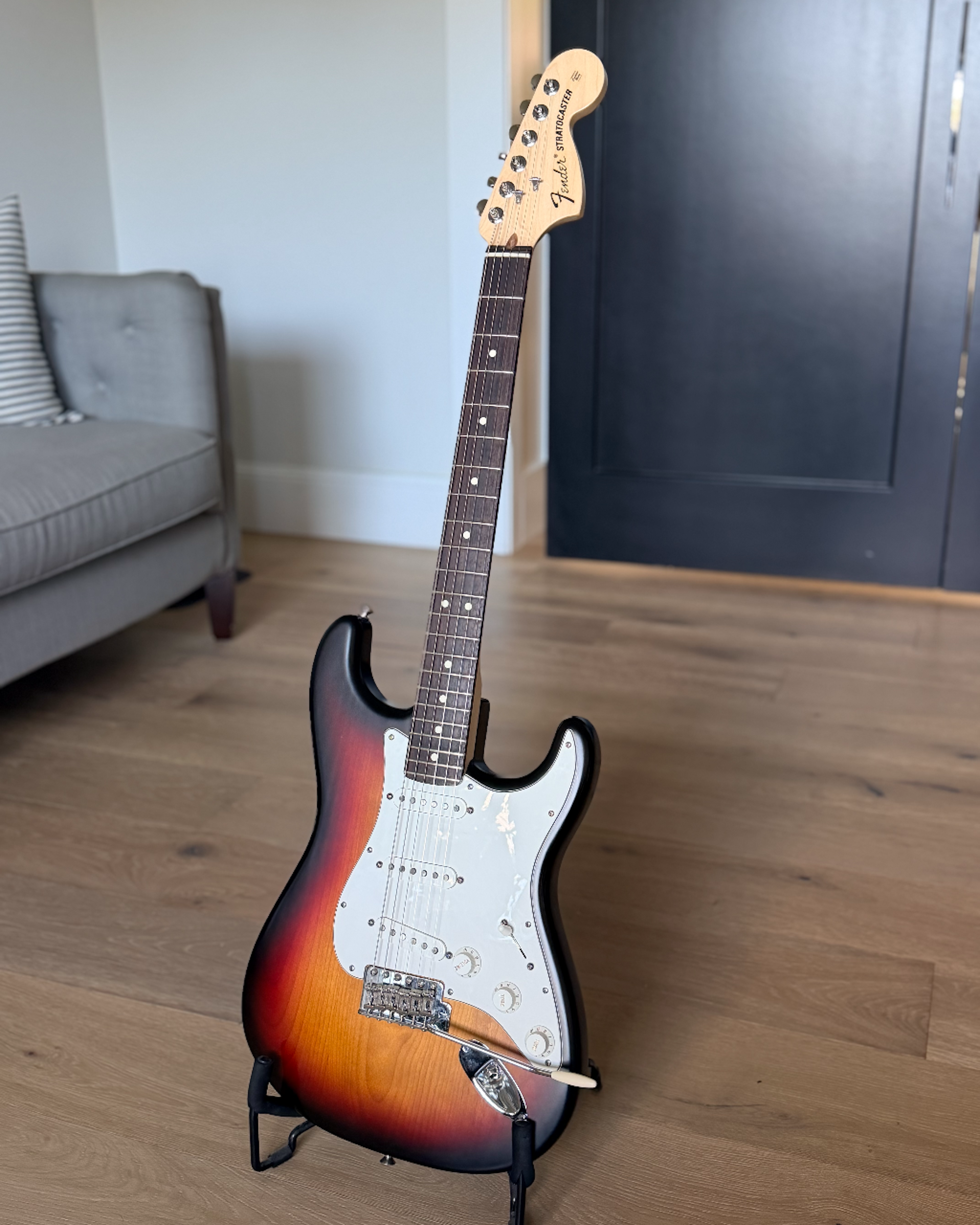 2007 Fender Highway One Stratocaster with Rosewood Fretboard 3-Color Sunburst