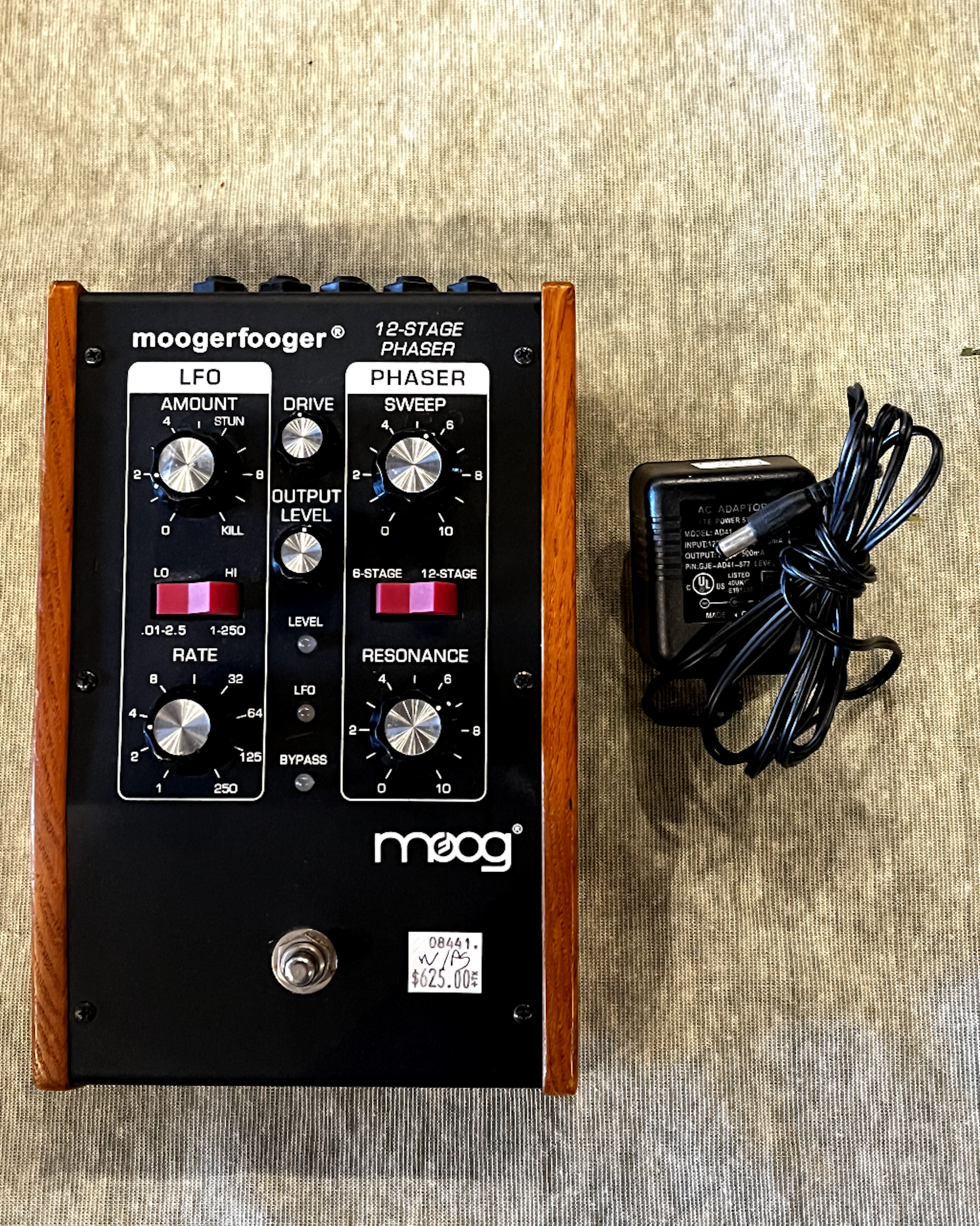 listings/259/images/1752612029847-Moog-MF-103-12-Stage-Phaser-06.png