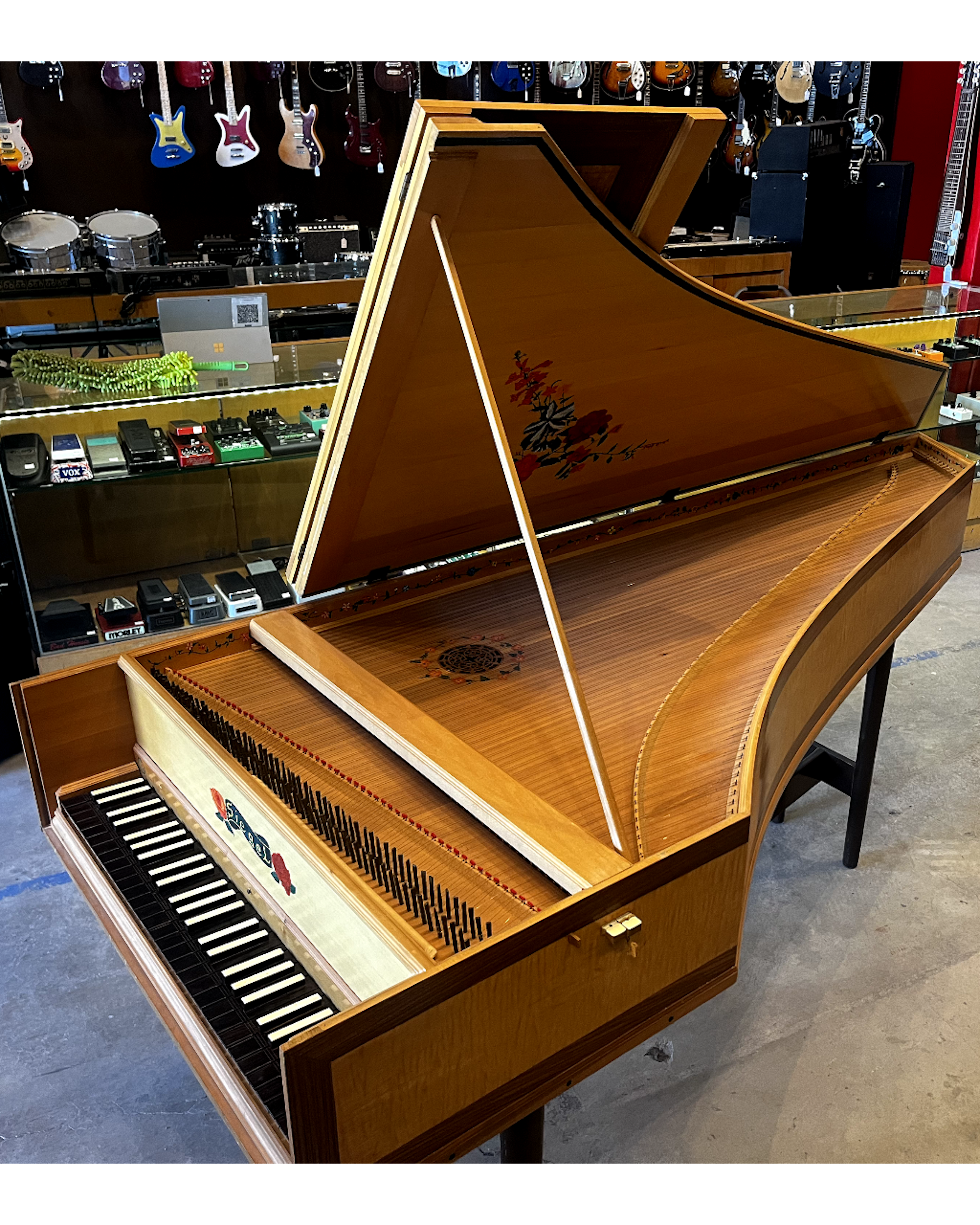 listings/277/images/1752631587191-Siegel-Piano-2.png