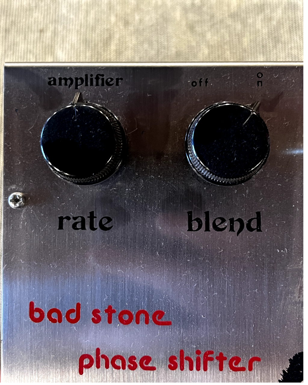 listings/292/images/1752652266924-Electro-Harmonix-Bad-Stone-Analog-Phase-Shifter-V1-02.png