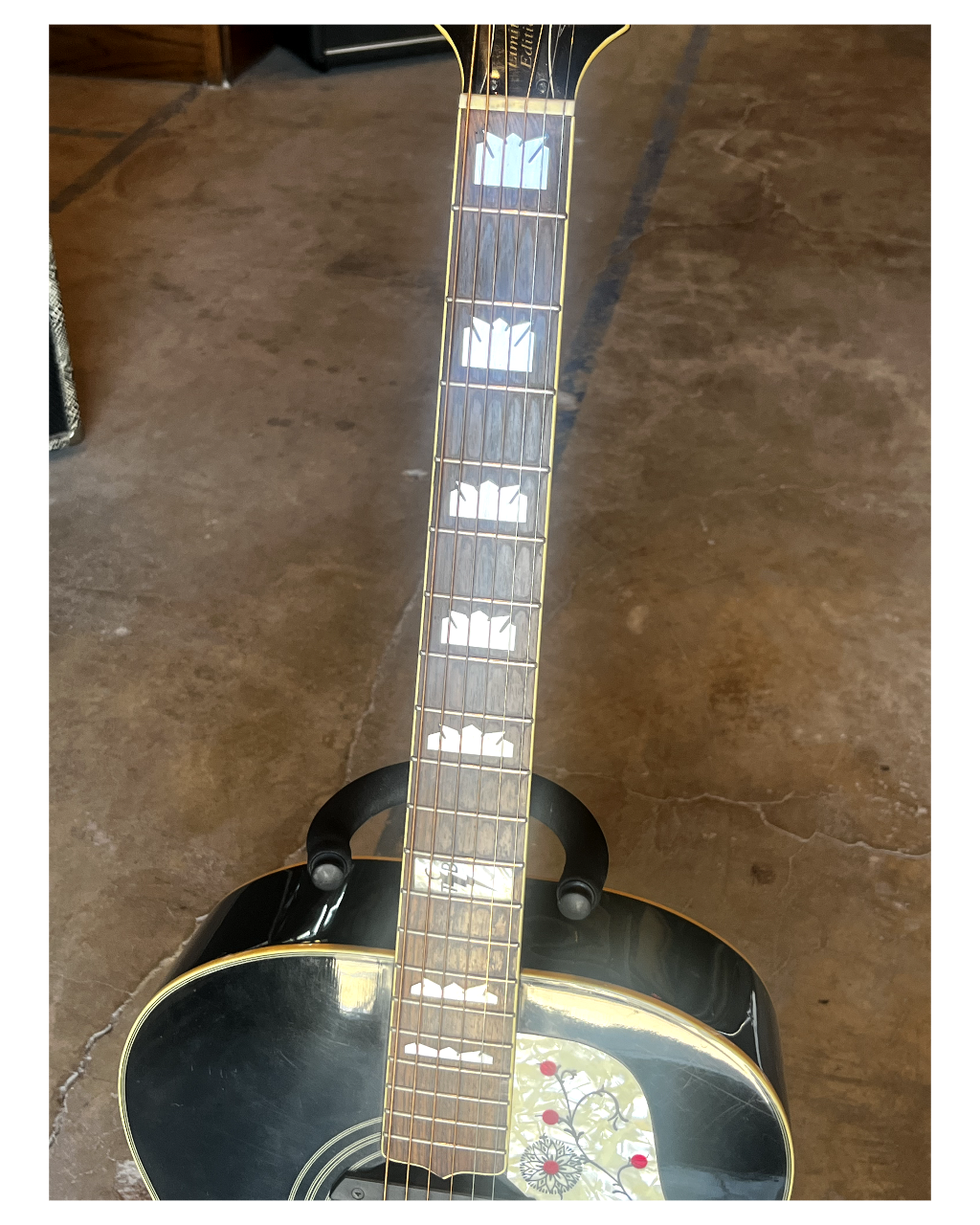 listings/297/images/1752657201778-1996-Epiphone-_Elvis_-EJ-200-05.png