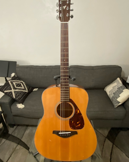 Yamaha FG700S - Solid Sitka spruce top - first generation