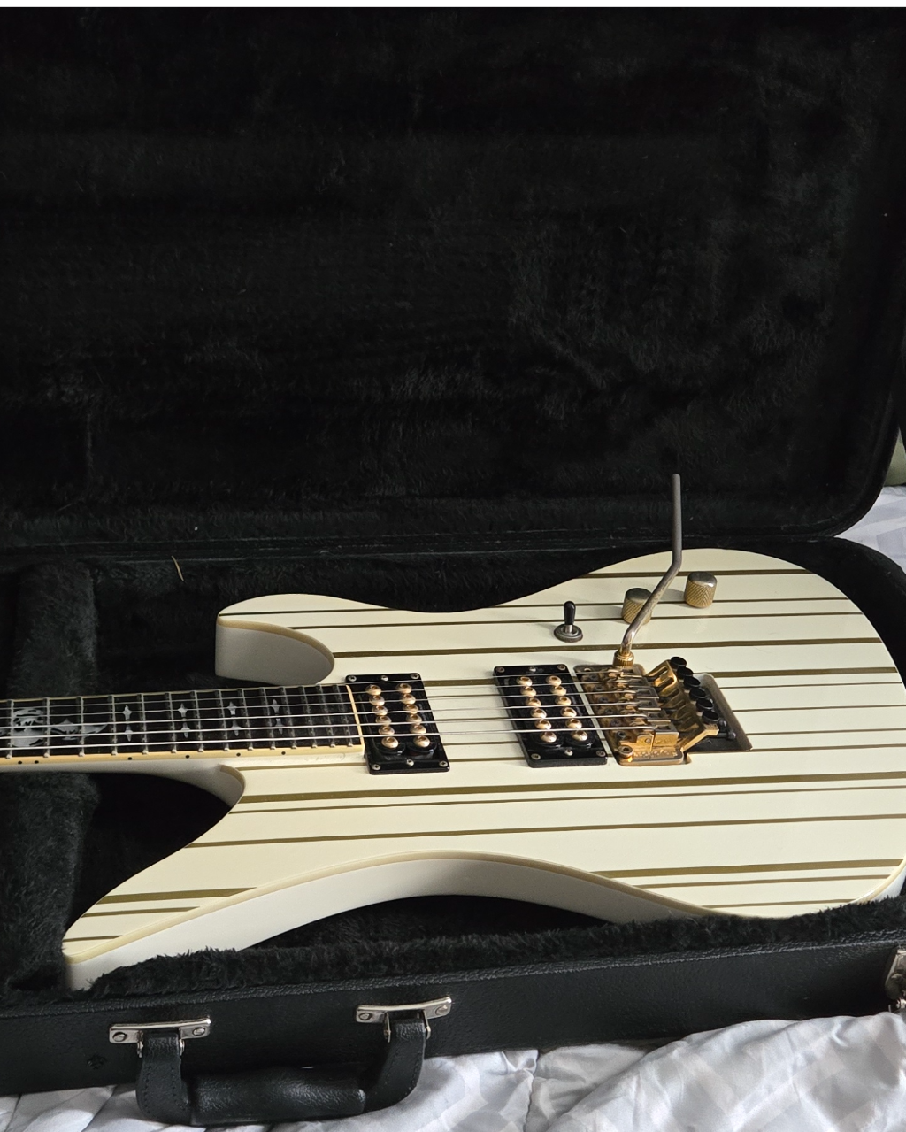 Schecter Synyster Gates Custom Golden Goddess