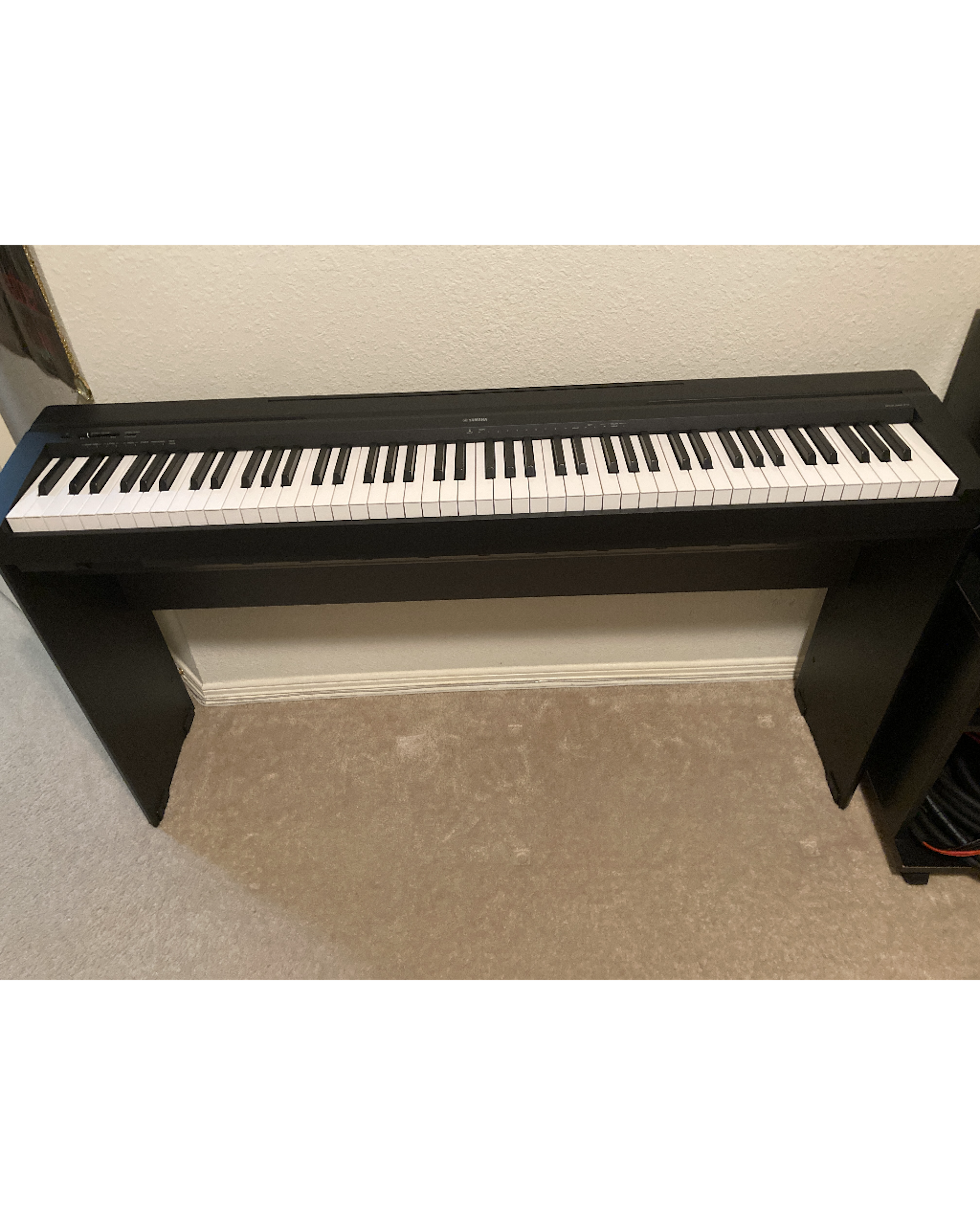 YAMAHA P71 88-Key Weighted Action Digital Piano with L85 wood keyboard stand