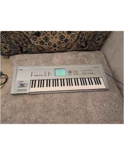 Korg Triton Studio Music Workstation/Sampler
