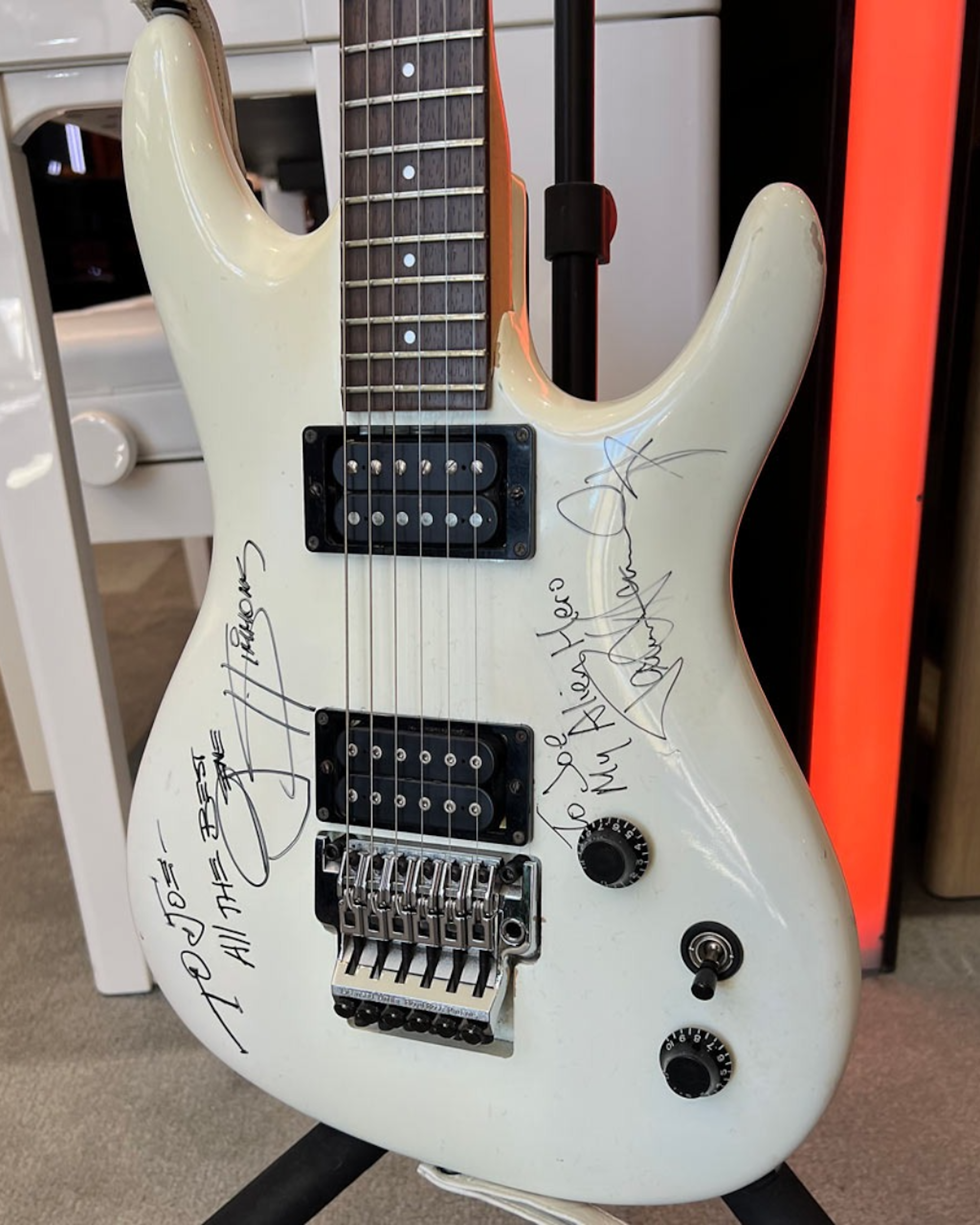 Joe Satriani Original JS Prototype Electric Guitar Autographed by Paul Stanley and Gene Simmons (Pre-Owned) (Joe Satriani Private Collection)