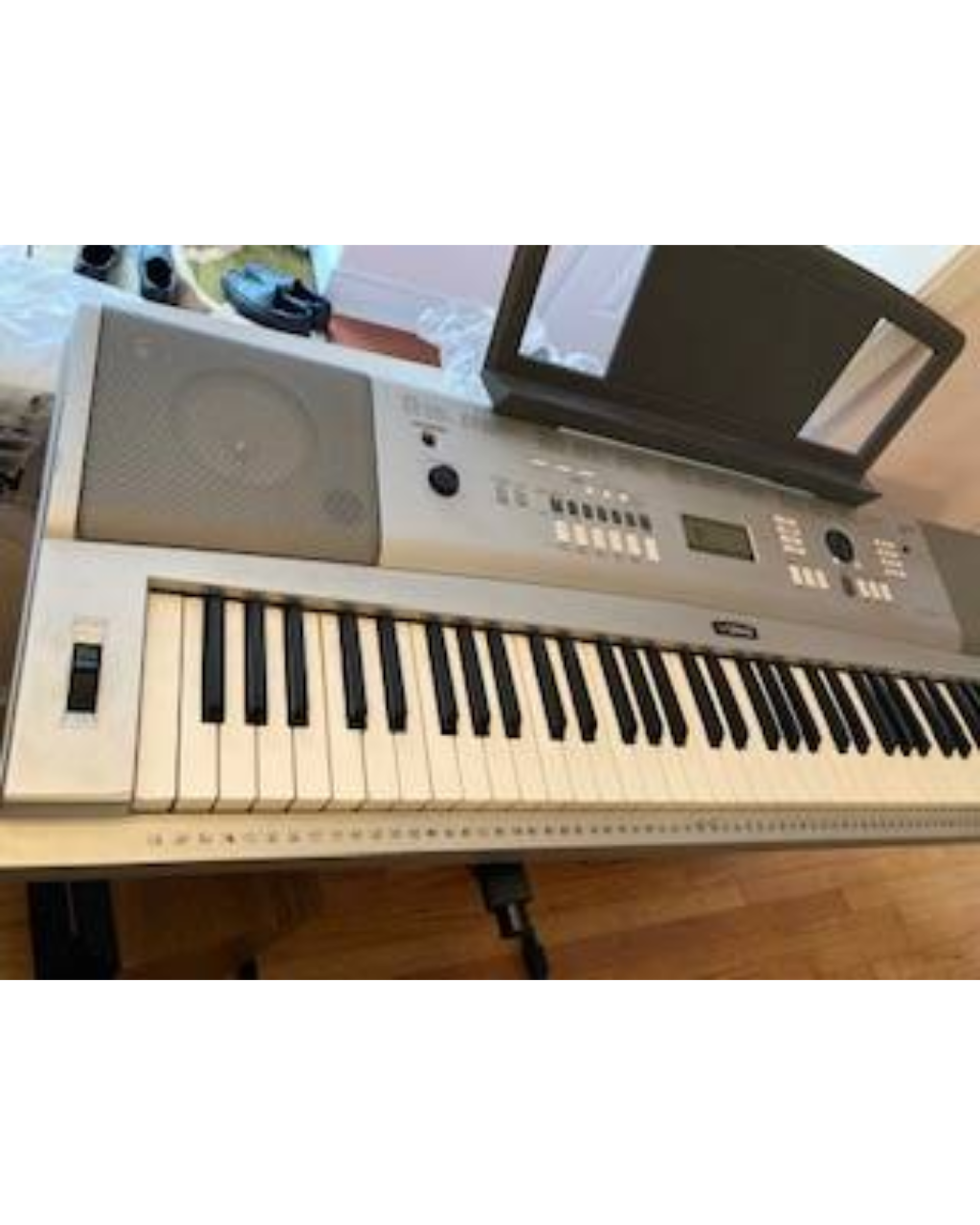 Yamaha DGX-220 Portable Grand Piano 76-Key Keyboard - $200 (for sale)